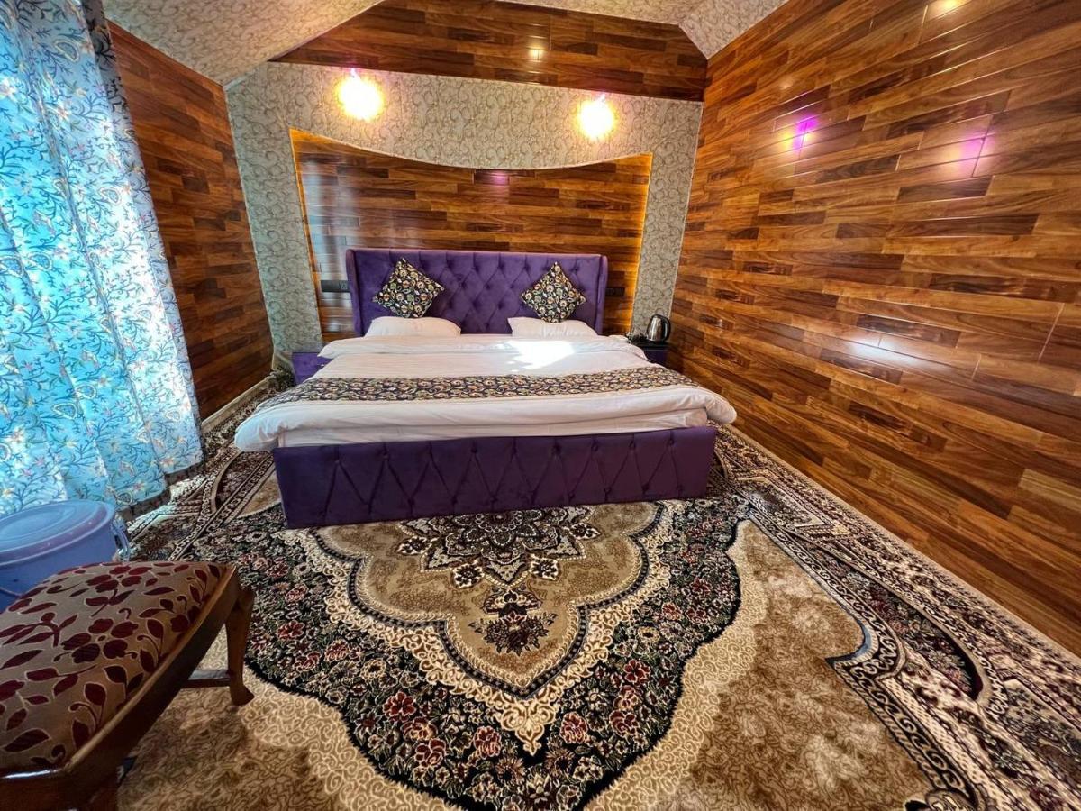 The Heritage Safina Group Of Houseboats Hotell Srīnagar Eksteriør bilde