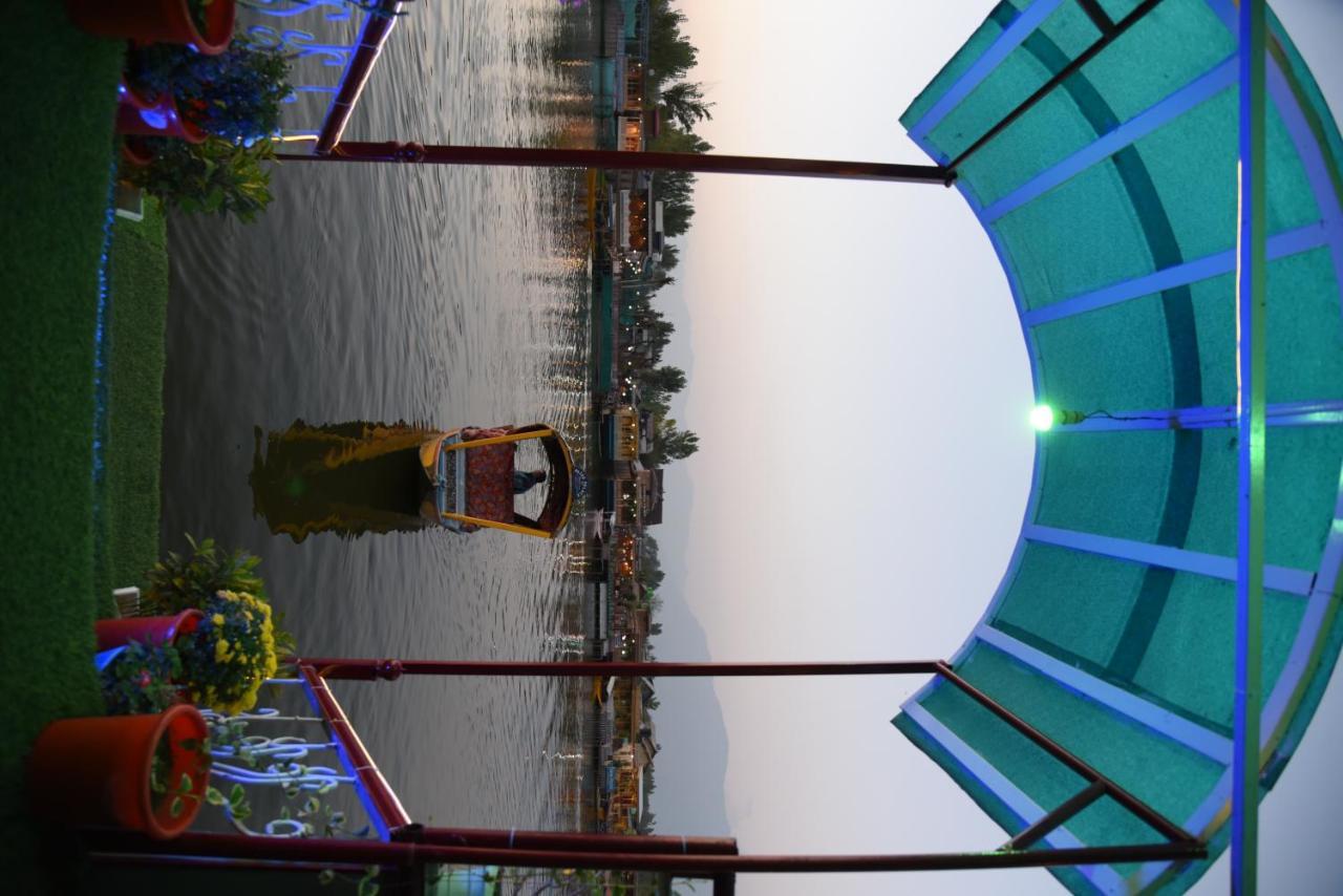 The Heritage Safina Group Of Houseboats Hotell Srīnagar Eksteriør bilde