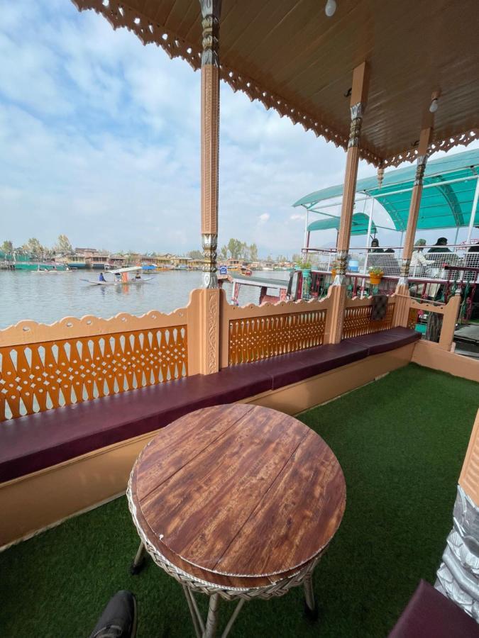 The Heritage Safina Group Of Houseboats Hotell Srīnagar Eksteriør bilde