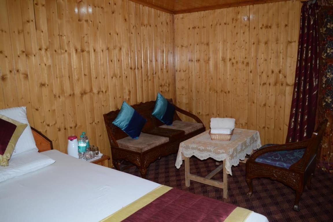 The Heritage Safina Group Of Houseboats Hotell Srīnagar Eksteriør bilde