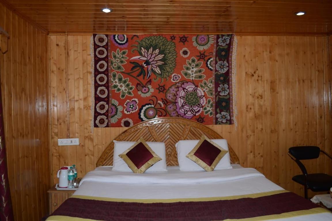 The Heritage Safina Group Of Houseboats Hotell Srīnagar Eksteriør bilde