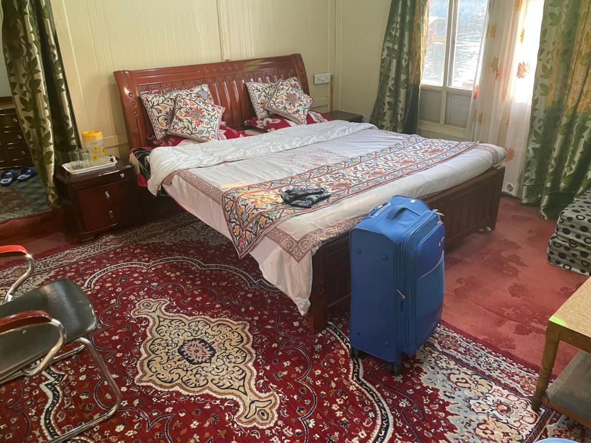 The Heritage Safina Group Of Houseboats Hotell Srīnagar Eksteriør bilde