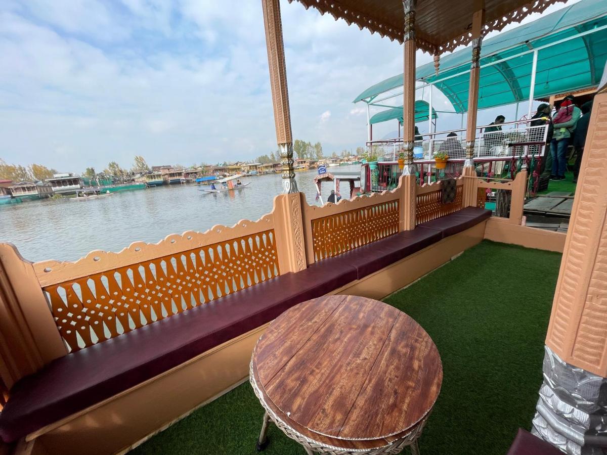 The Heritage Safina Group Of Houseboats Hotell Srīnagar Eksteriør bilde