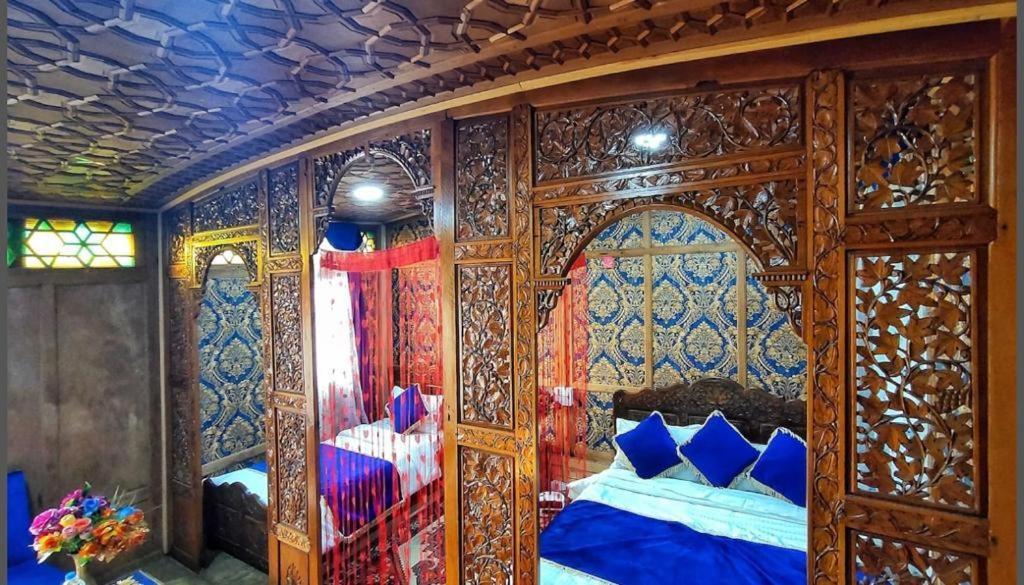 The Heritage Safina Group Of Houseboats Hotell Srīnagar Eksteriør bilde
