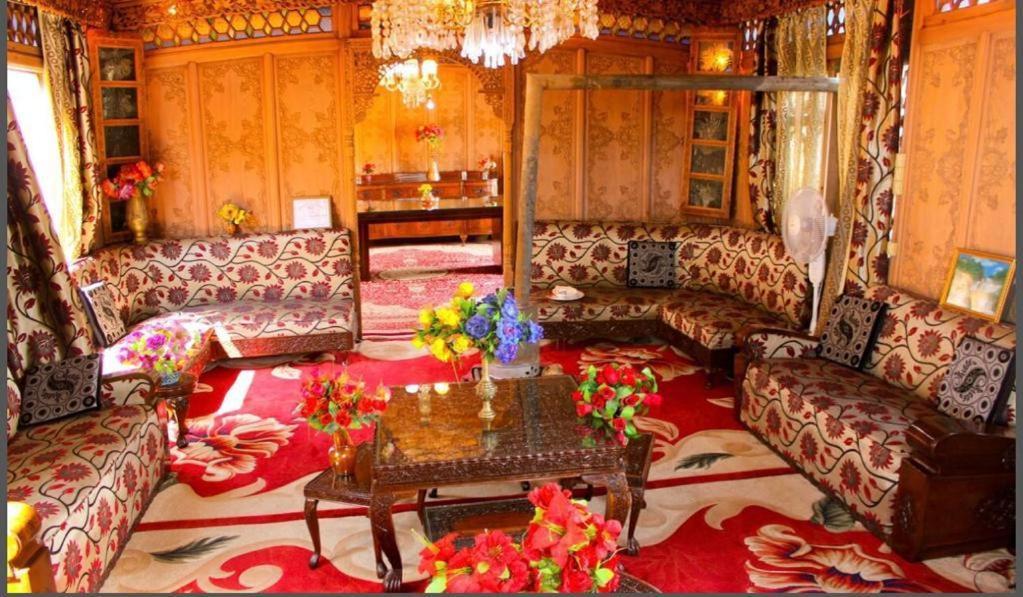 The Heritage Safina Group Of Houseboats Hotell Srīnagar Eksteriør bilde
