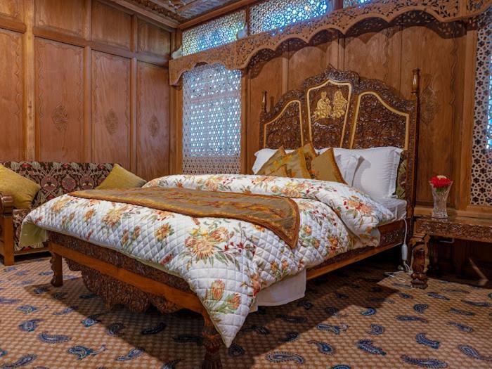 The Heritage Safina Group Of Houseboats Hotell Srīnagar Eksteriør bilde