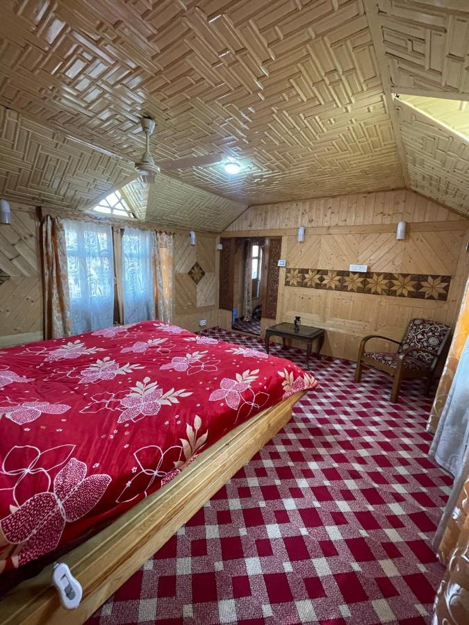 The Heritage Safina Group Of Houseboats Hotell Srīnagar Eksteriør bilde