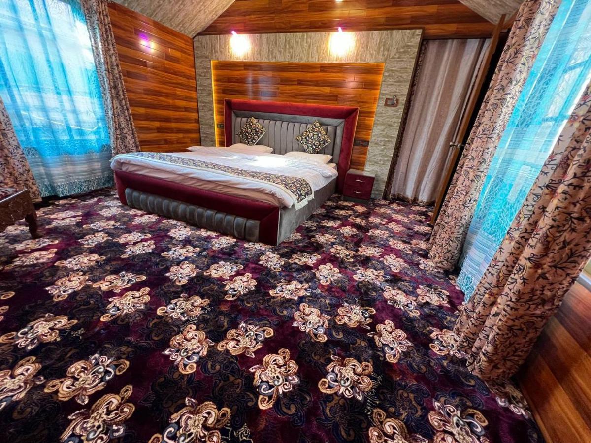 The Heritage Safina Group Of Houseboats Hotell Srīnagar Eksteriør bilde