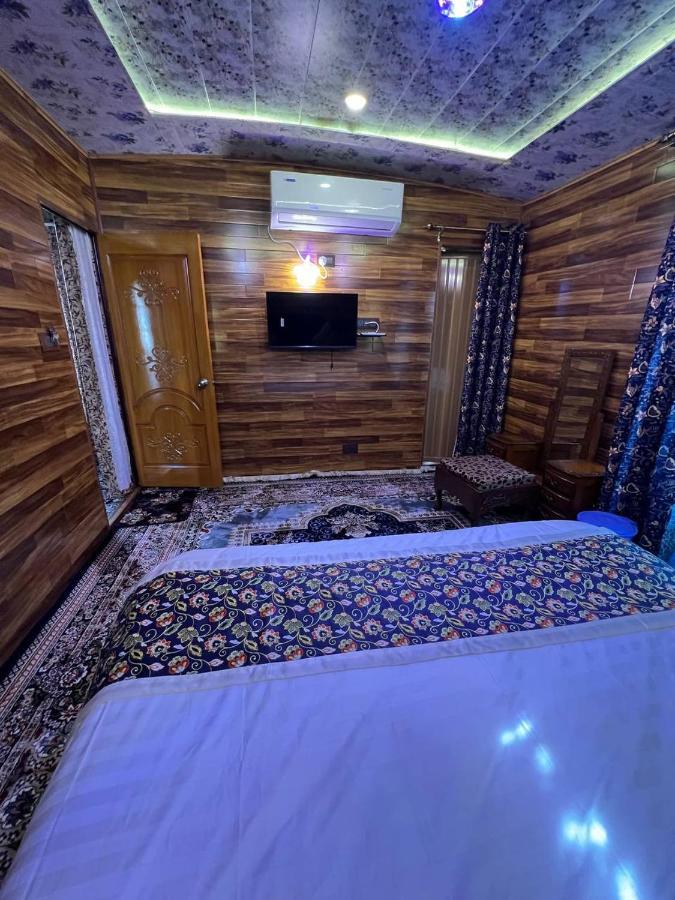 The Heritage Safina Group Of Houseboats Hotell Srīnagar Eksteriør bilde